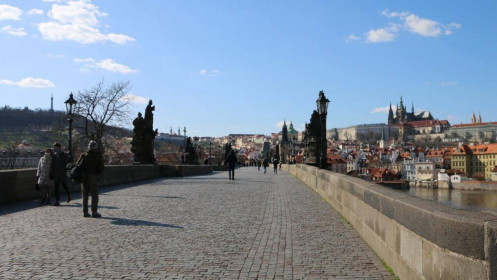 Thủ đô Praha (Séc) ghi nhận kỷ lục số ca nhiễm Covid-19 trong 24h qua