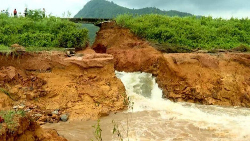 Động đất, mưa lũ dồn dập: Hàng trăm hồ đập nguy cơ thành 'bom nước'