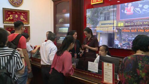 Giá vàng lập kỷ lục: Tất tay đầu tư hay thận trọng trước cơn sóng?