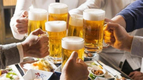 Phạt tiền người ép uống rượu bia: Khó chứng minh hành vi vi phạm 