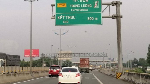 "Thu phí trở lại cao tốc TP HCM - Trung Lương"