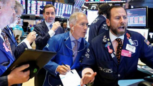 Dow Jones tiếp tục tăng hơn 200 điểm