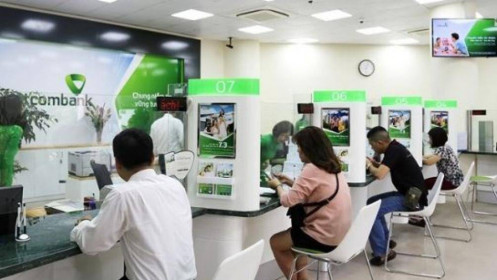 VCB bùng nổ, giá vượt đỉnh lịch sử