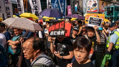 Hơn 10.000 người biểu tình phản đối dự luật dẫn độ bị bắt giữ tại Hong Kong (Trung Quốc)