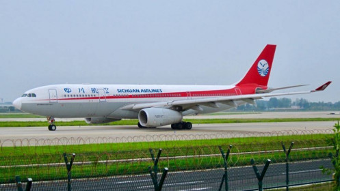 Hãng hàng không đầu tiên của Trung Quốc đình chỉ các chuyến bay đến từ Anh
