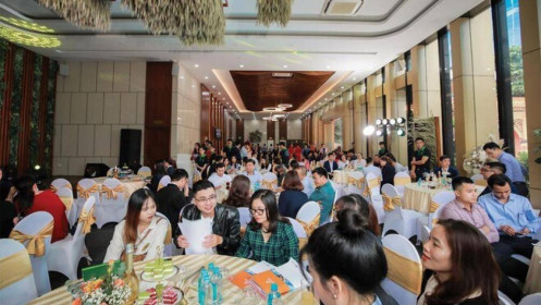 Giá nhà lập kỷ lục mới