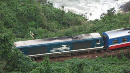 Đường sắt Việt Nam: Làm gì để thoát khỏi tình thế "một mất một còn"?