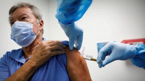 EU có thể hoàn thành mục tiêu tiêm chủng vaccine Covid-19 nhờ Pfizer