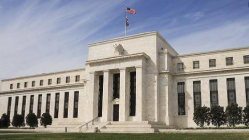 Fed vẫn kiên định với việc giữ lãi suất ở mức thấp