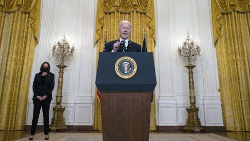 Ông Biden bất ngờ cho bà Harris làm tổng thống?