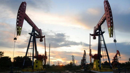 Giá dầu châu Á phiên 23/3 giảm 1% do triển vọng phục hồi không mấy lạc quan