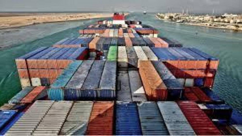 Tàu EVER GIVEN to như thế nào mà khiến kênh đạo Suez bị mắc kẹt