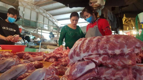 Giá thịt lợn giảm, trong khi thịt gia cầm có thể sẽ tăng giá