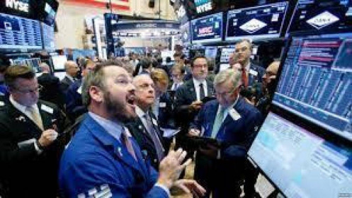 Dow Jones phục hồi hơn 500 điểm sau ngày tồi tệ nhất kể từ tháng 1, S&P 500 và Nasdaq đều tăng hơn 1%