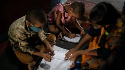 Thương xót hàng nghìn trẻ em Indonesia trở thành trẻ mồ côi vì Covid-19