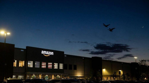 ​​​​Amazon đánh bại 'vua bán lẻ' Walmart