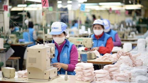 Ngành dệt may: Đối mặt với sóng gió