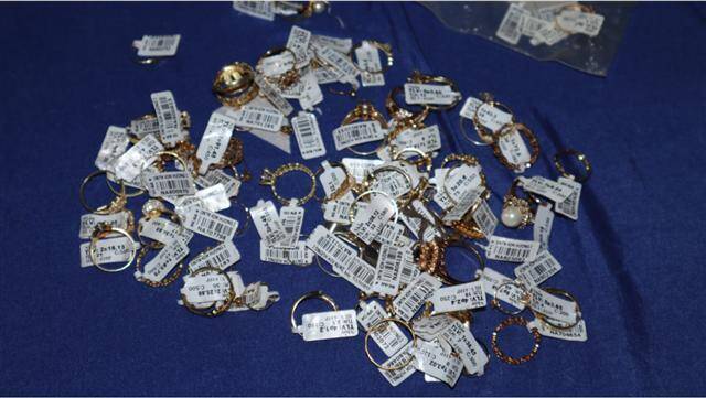 Bình Phước: Bất ngờ khi khám xét trong vụ nhân viên tiệm vàng trộm 2.380 chiếc nhẫn
