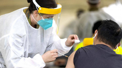 Australia hoàn thành tiêm 1 mũi vaccine ngừa Covid-19 cho 80% dân số