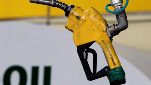 Giá dầu giảm khi báo cáo API cho thấy tồn kho của Mỹ tăng mạnh