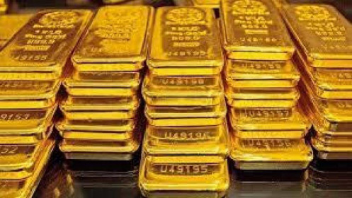 Giá vàng thế giới tiếp tục giảm mạnh