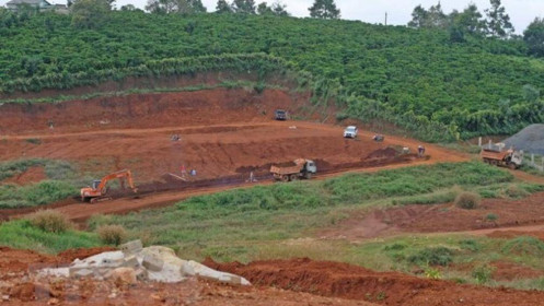 Vẫn "nóng" việc phân lô, bán nền ở Lâm Đồng: Rầm rộ san ủi đất đồi