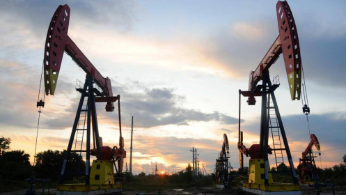 Bản tin hàng hóa ngày 03/12: Giá dầu thô bật tăng khi OPEC+ giữ vững lập trường về sản lượng
