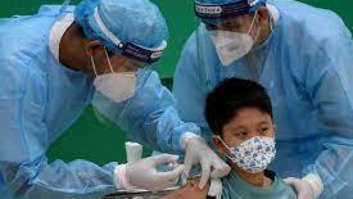 Việt Nam nghiên cứu tiêm vaccine covid-19 cho trẻ từ 5 tuổi