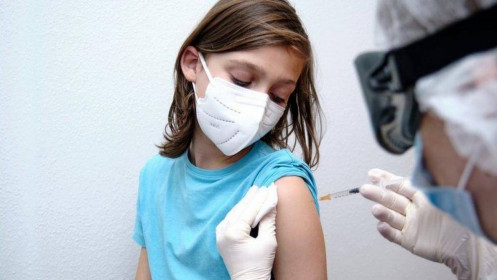 Pháp tiêm vaccine ngừa Covid-19 cho trẻ từ 5-11 tuổi