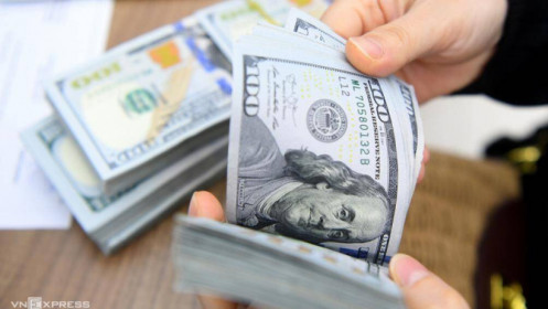Vì sao giá USD đột ngột tăng mạnh?