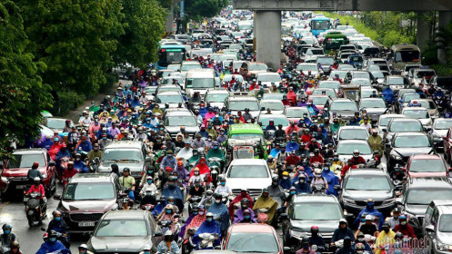 Hà Nội cấm xe máy vào nội đô từ năm 2025: Nên trả lời câu hỏi dân đi bằng gì?