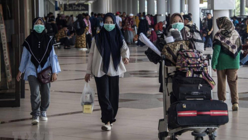 Ca mắc biến thể Omicron đầu tiên chưa từng ra nước ngoài, Indonesia thắt chặt nhập cảnh