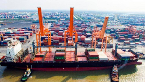 Vận tải và hàng hóa qua cảng biển vẫn giữ đà tăng dù có COVID-19