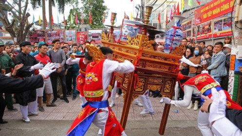Hà Nội cho phép tổ chức lễ hội dịp Tết Nguyên đán dù F0 liên tục "lập đỉnh"