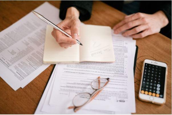Cổ phiếu thưởng là gì? Định nghĩa, khái niệm, giải thích ý nghĩa, ví dụ mẫu - 24HMoney
