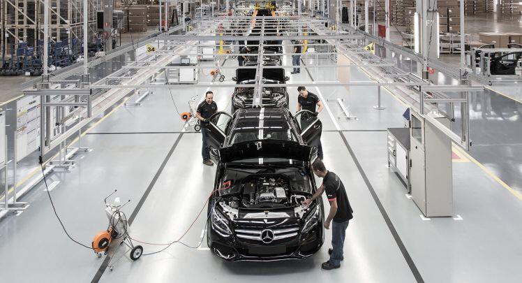 Nhân viên của Mercedes-Benz bất ngờ được thưởng lớn vào cuối năm