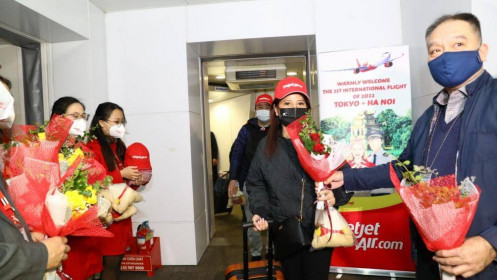 Vietjet đón chuyến bay quốc tế đầu tiên từ Tokyo, Nhật Bản đến Việt Nam trong ngày đầu năm 2022