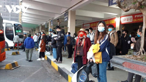 Dự kiến khách tại các bến xe Hà Nội dịp Tết không cao, hàng không “ấm” trở lại