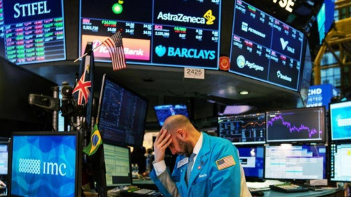 Dow Jones giảm 540 điểm, Nasdaq Composite mất 2.6%
