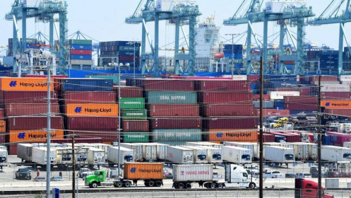 Mỹ: Thâm hụt thương mại lần đầu vượt ngưỡng 100 tỷ USD