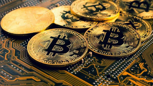 Bitcoin tăng mạnh, trở lại mức 44.000 USD