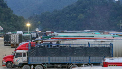 Gần 2.000 container hàng tồn ở cửa khẩu Lạng Sơn