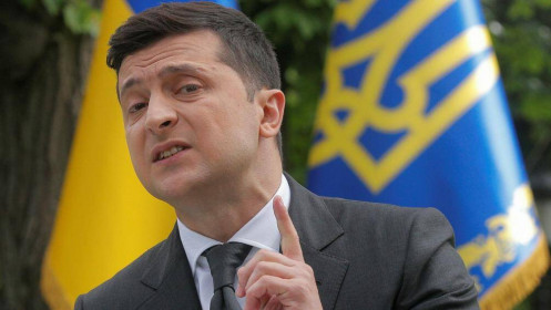 Tổng thống Ukraine thiết quân luật