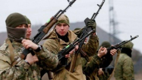 Lính dù Nga đã kiểm soát sân bay cách Kiev 25 km