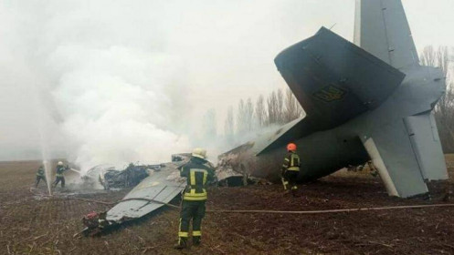 Máy bay quân sự Ukraine rơi gần Kiev, 5 người thiệt mạng