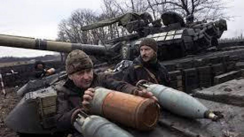 Ảnh:  Vệ binh Quốc gia Ukraine ở trạng thái sẵn sàng đối phó với quân Nga