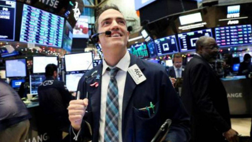 Dow Jones nhảy vọt hơn 800 điểm, chứng khoán Mỹ khởi sắc bất chấp chiến sự Nga - Ukraine