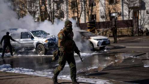 Bộ Quốc phòng Nga ra lệnh tiến công vào Ukraine từ “tất cả các hướng”
