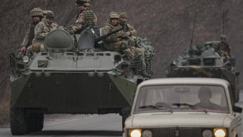 Ảnh vệ tinh quân đội Nga kéo về thủ đô Kiev