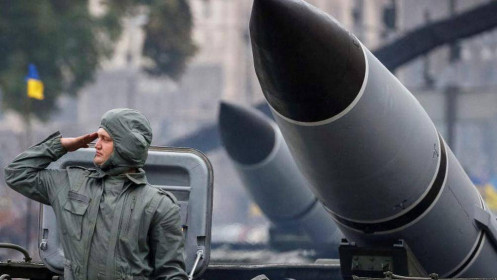 RT: Ukraine nói sẵn sàng "đánh phủ đầu" Belarus bằng tên lửa nếu Tổng tư lệnh chỉ thị